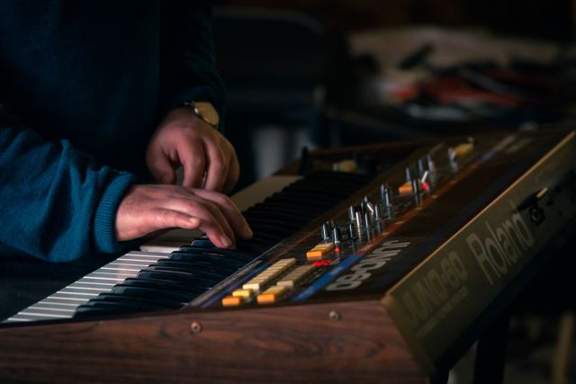 Quel synthé analogique acheter pour faire ses premiers sons ? Quel synthé analogique acheter pour faire ses premiers sons ?